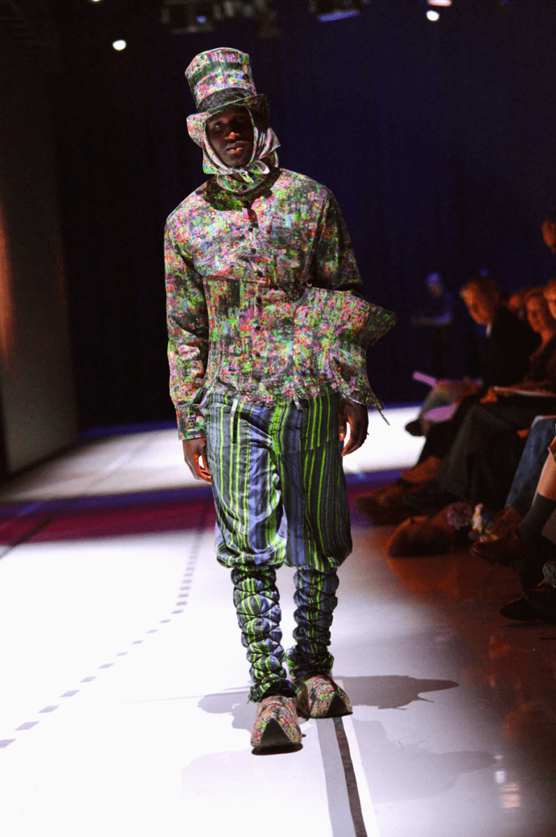HANg, freeze, crash - video game and hardware glitches meet victorian fashion, portfolio item 1