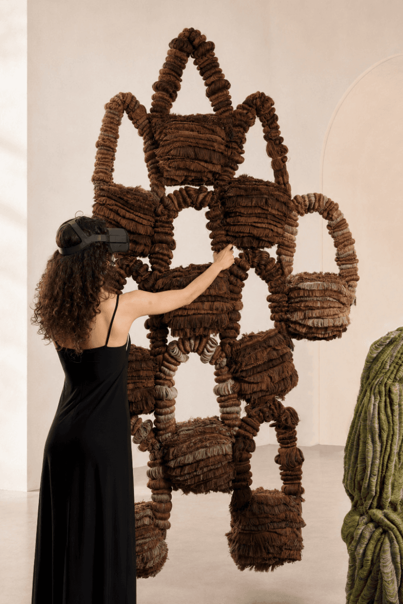 Hybrid surfaces, textile as a portal, portfolio item 9