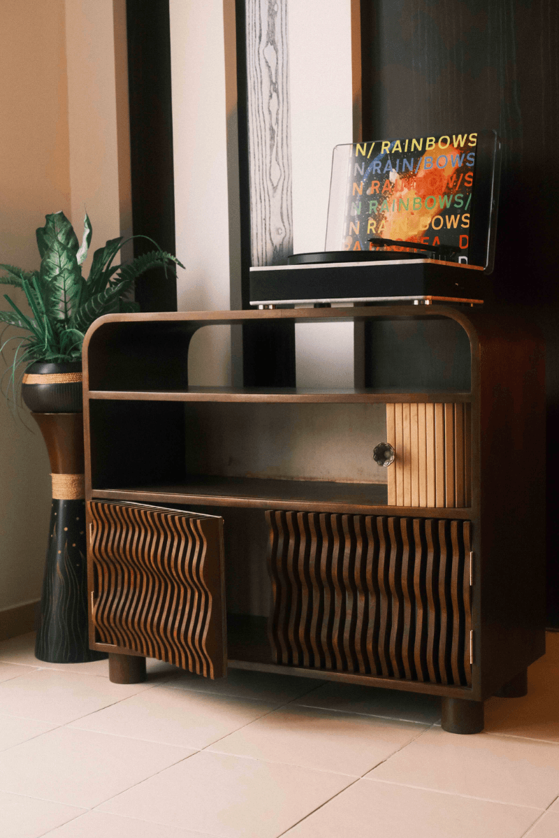 Juke - record player table, portfolio item 2
