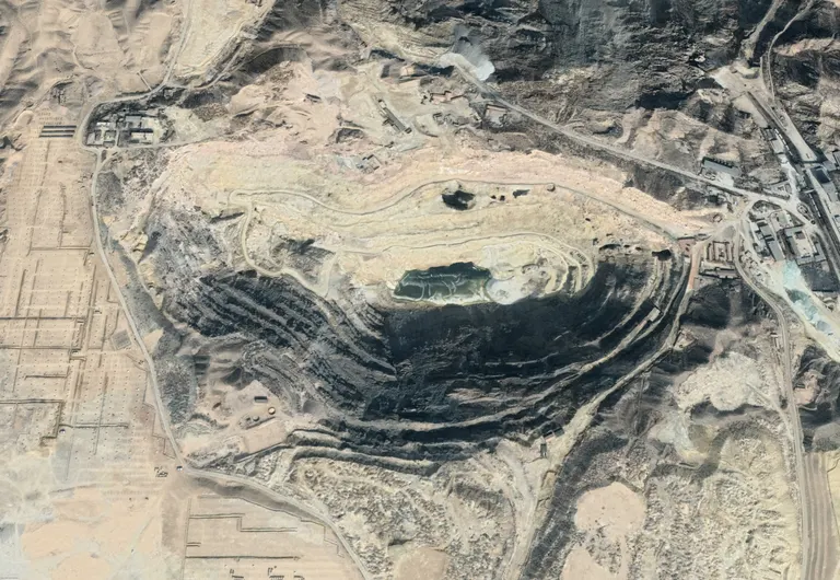 The Breath of Metal: Baiyin - what the mine left behind, portfolio item 31